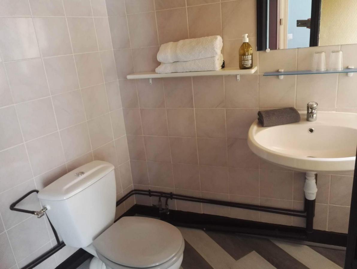 Hotel Du Square ريوم المظهر الخارجي الصورة
