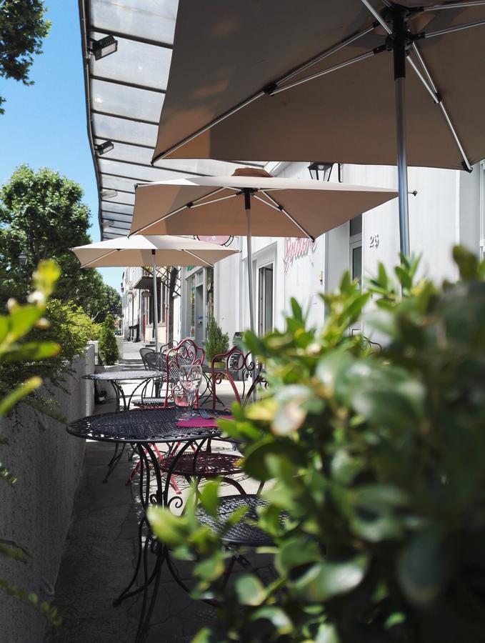 Hotel Du Square ريوم المظهر الخارجي الصورة